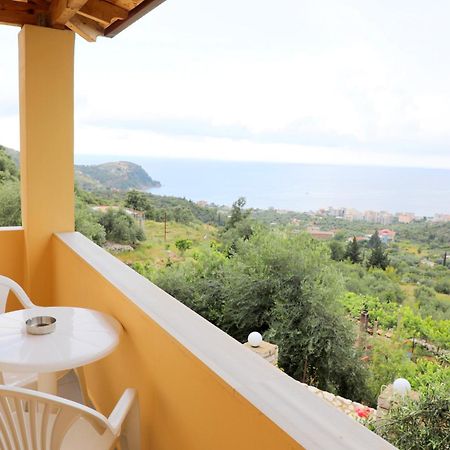 Nefeli'S Apartment Himara Kültér fotó