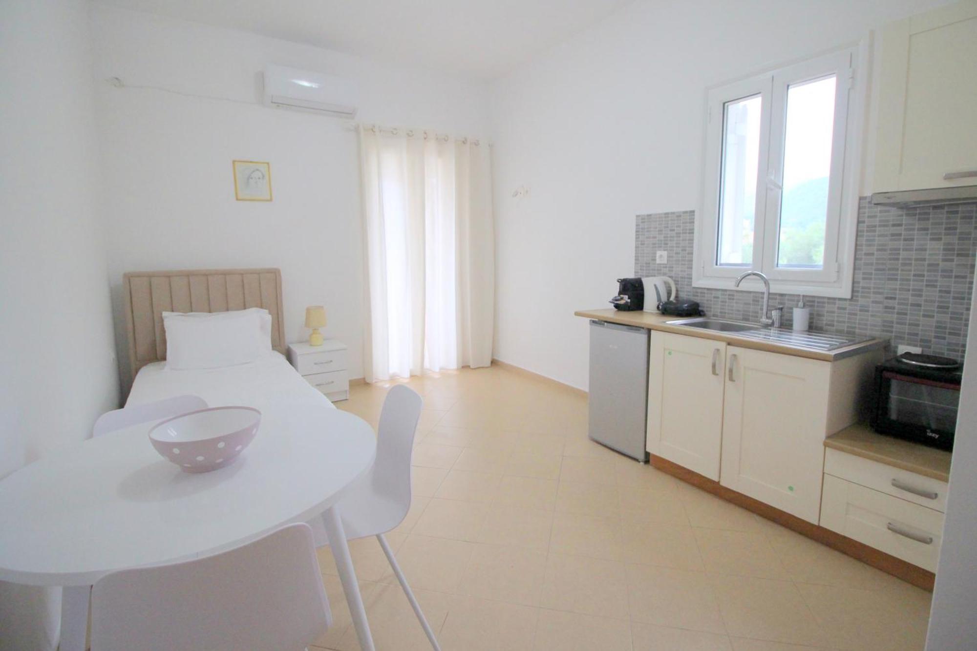 Nefeli'S Apartment Himara Kültér fotó