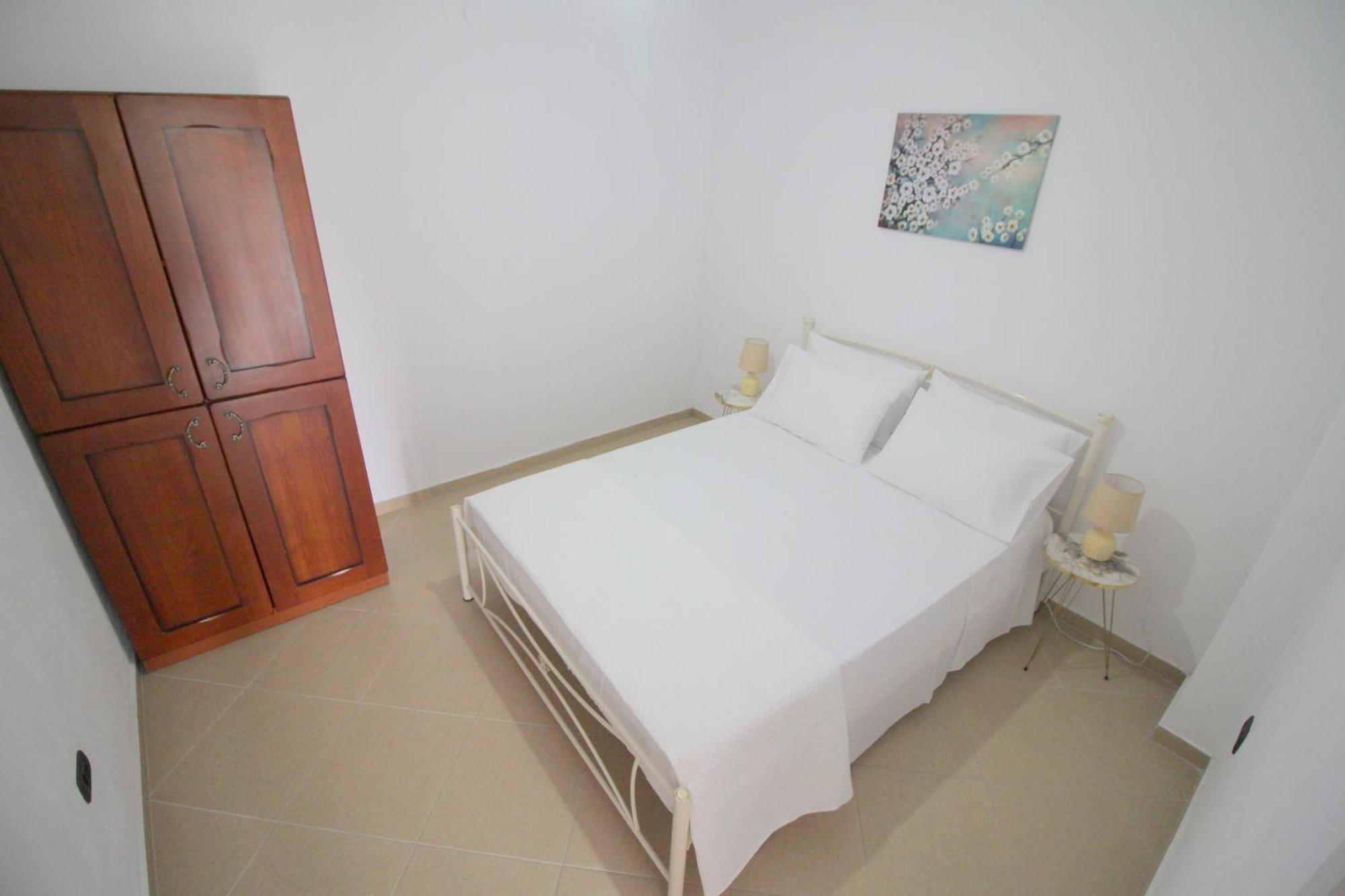 Nefeli'S Apartment Himara Kültér fotó